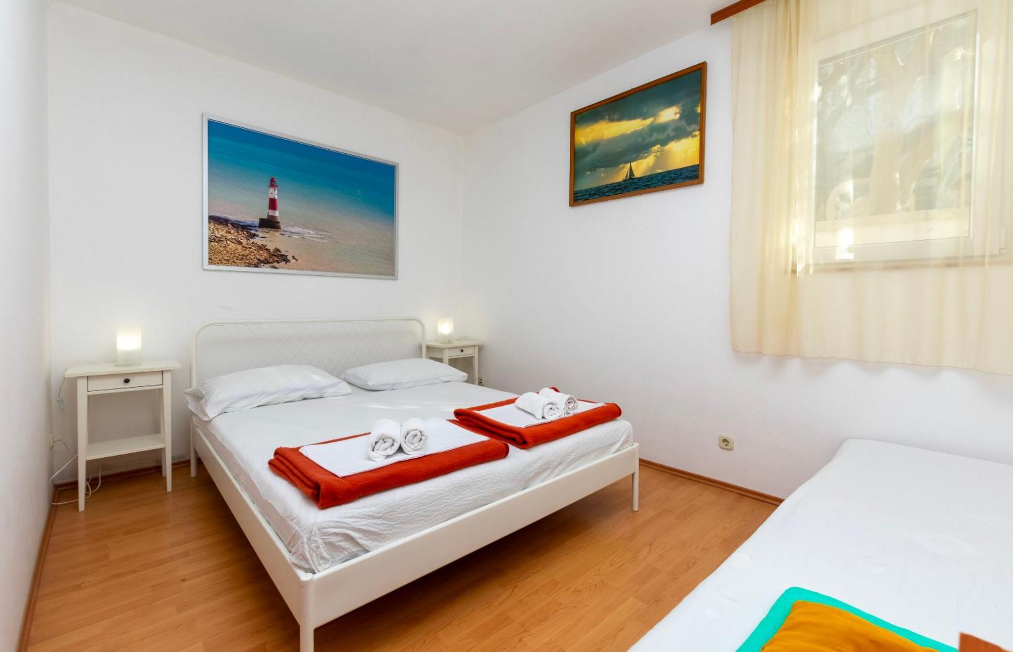 Apartments Ivo - Sea View; Писак Экстерьер фото