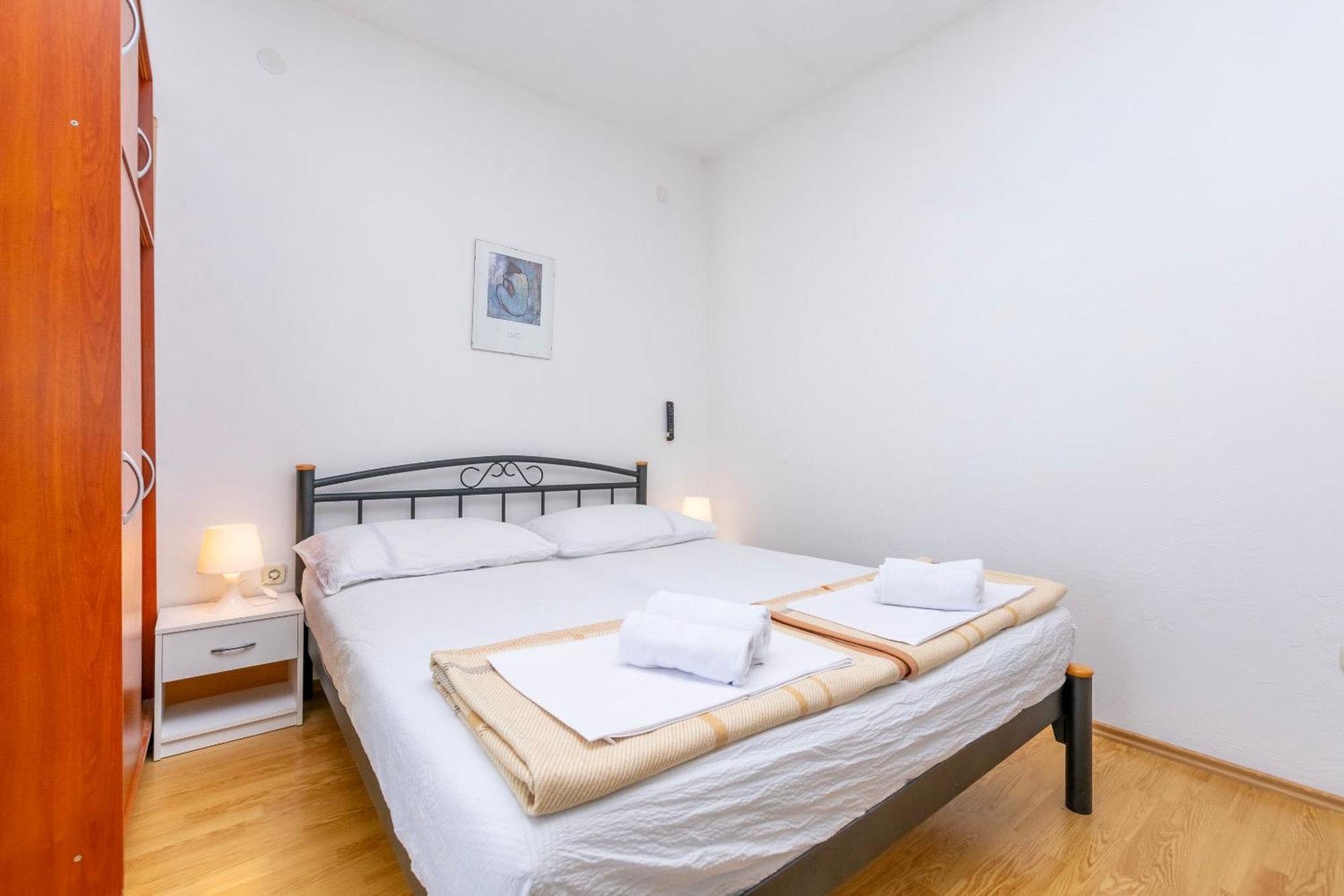 Apartments Ivo - Sea View; Писак Экстерьер фото
