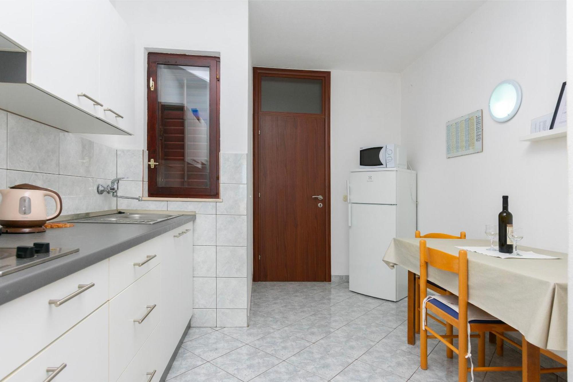 Apartments Ivo - Sea View; Писак Экстерьер фото